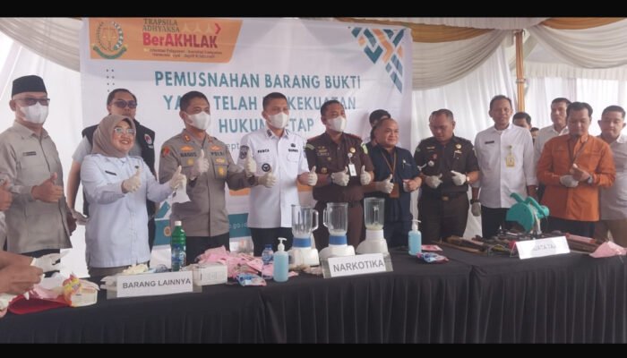 Bupati Ogan Ilir Hadiri Pemusnahan Barang Bukti Di Kejari