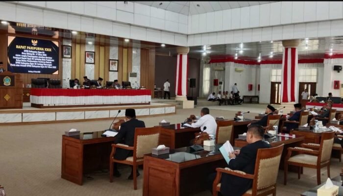 Edwin Cahya Putra Pimpin Rapat Paripurna XXIX dan XXX Masa Sidang ke-II Tahun 2026.